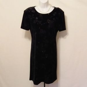 3/$20 CLOSET CLOSING VELVETY BLACK DRESS